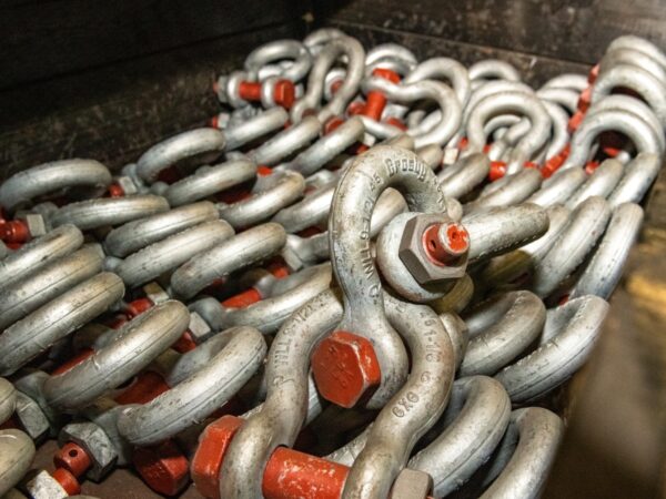 Lifting-supplies_shackles