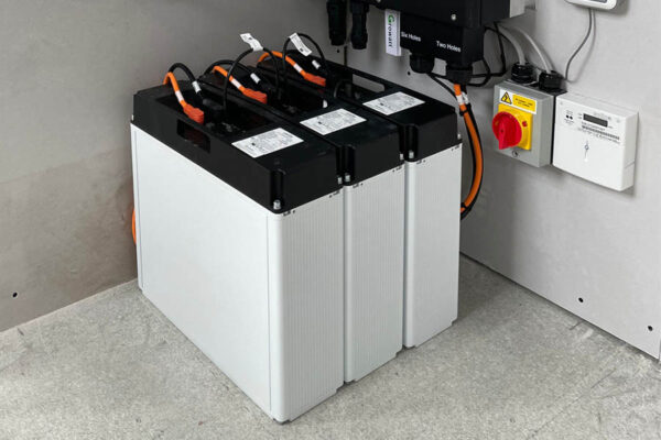 Solar_Batteries