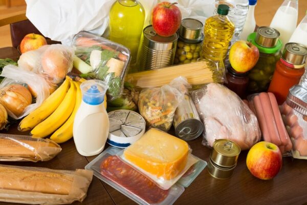 view-table-with-articles-food-family_1398-5025